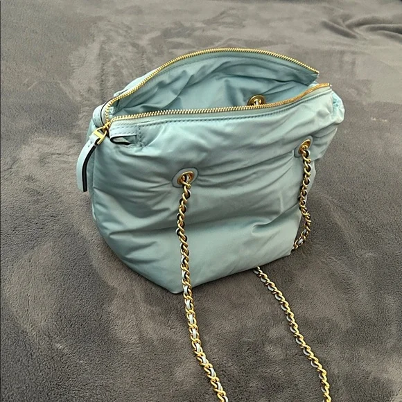 Tory Burch Light Green Shoulder Bag with Gold Chain - Picture 6 of 7